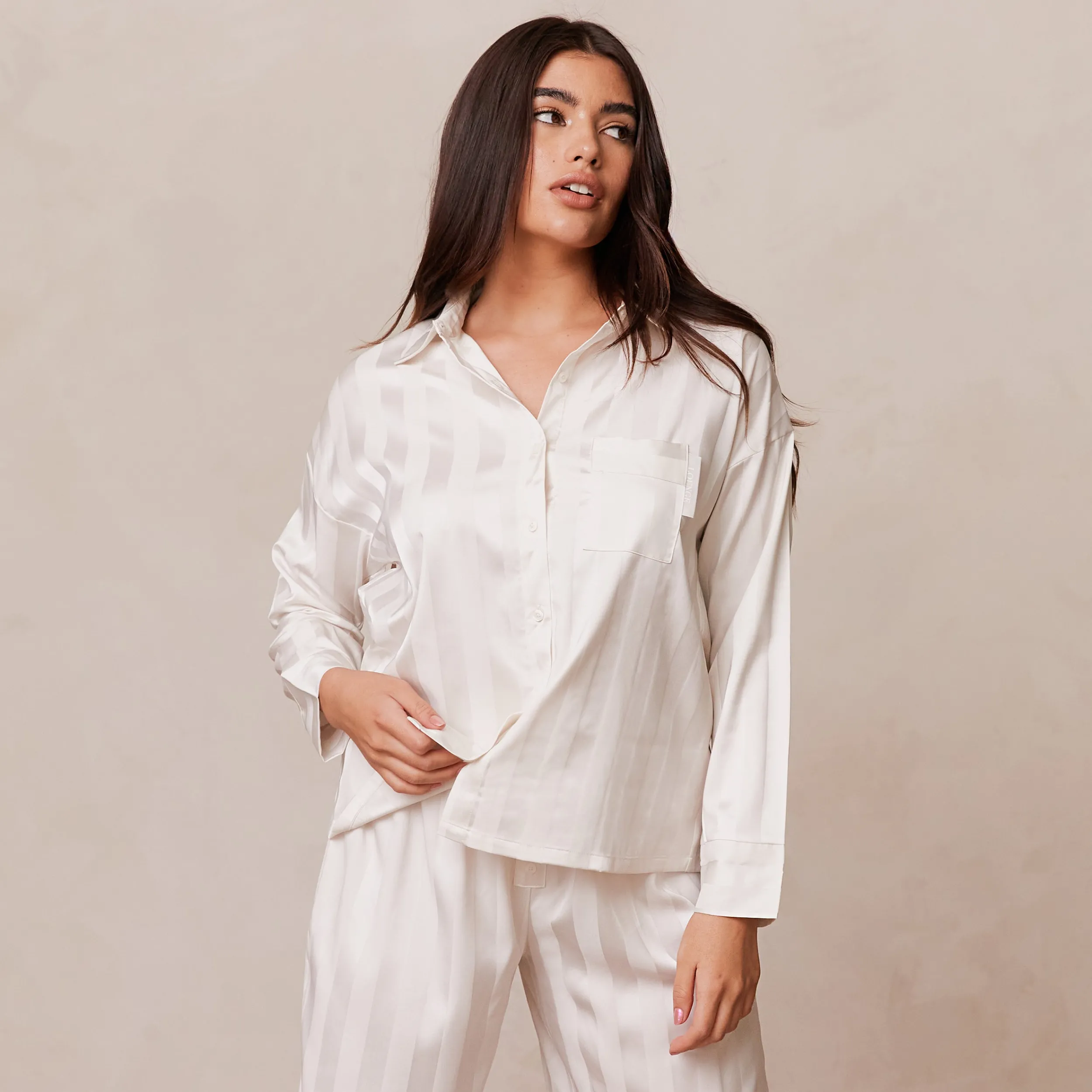Lounge Underwear Pyjamastoppar<Striped Satin Pyjamaskjorta - Pärlfärgad