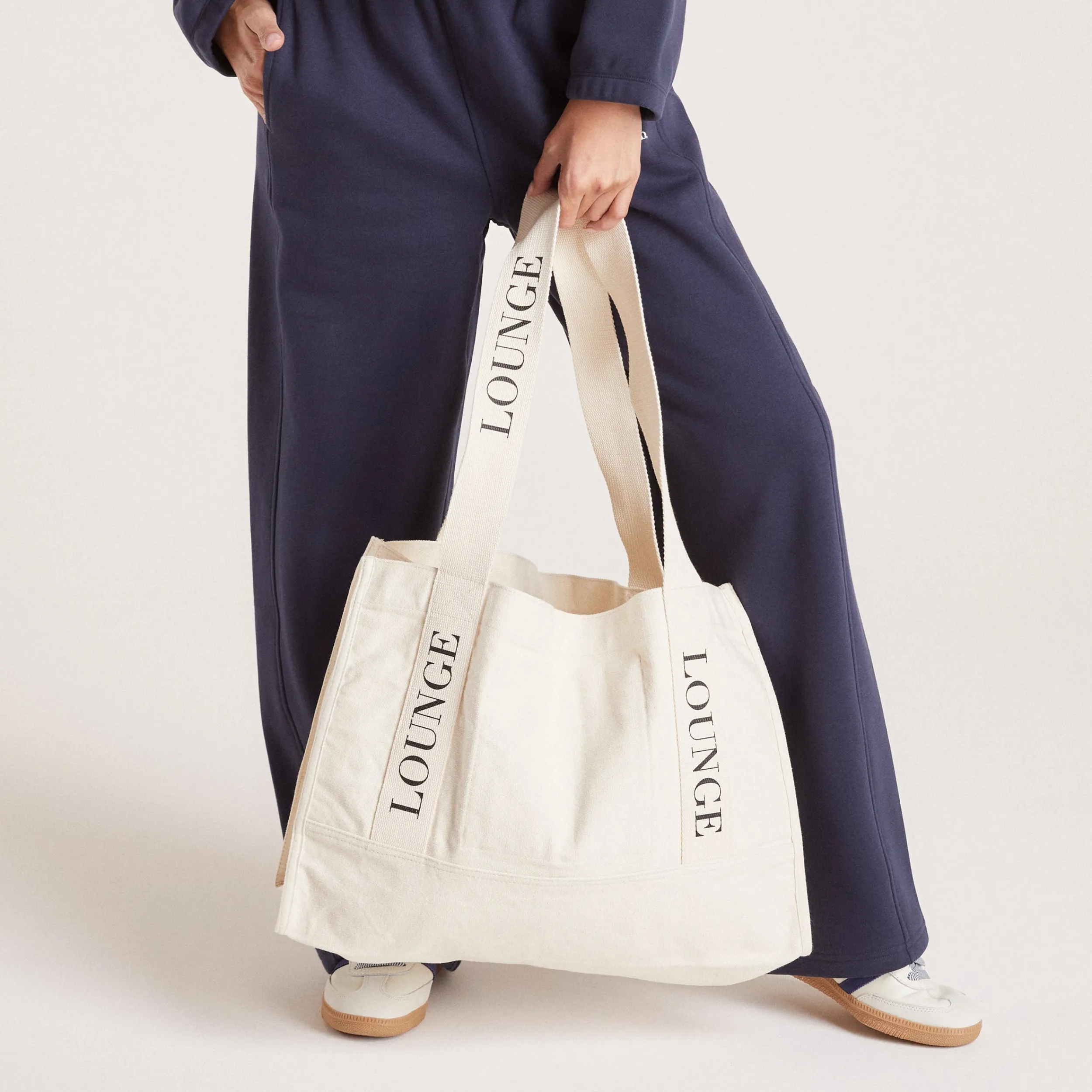Lounge Underwear Strumpor Och Accessoarer<The Lounge Tote - Krämfärgad